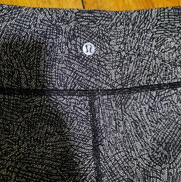 Lululemon Wunder Under Pant III, Line Up White Black, Size 4 - Picture 9 of 12
